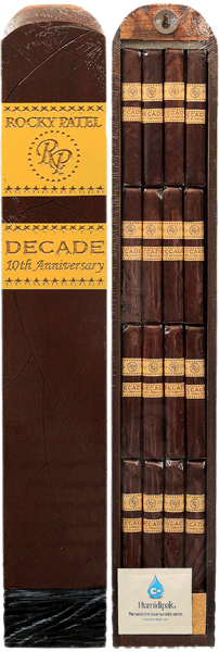 Wood Cigar Box with 16 Decade Robustos